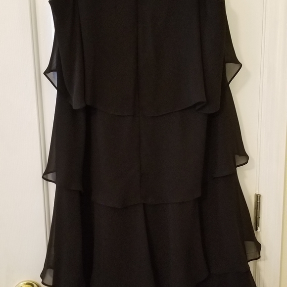 Evening dress - Picture 2 of 3